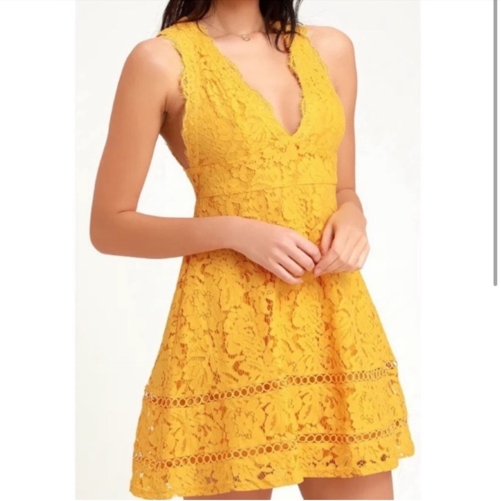 NWT Lulus Mallory golden yellow lace skater dres